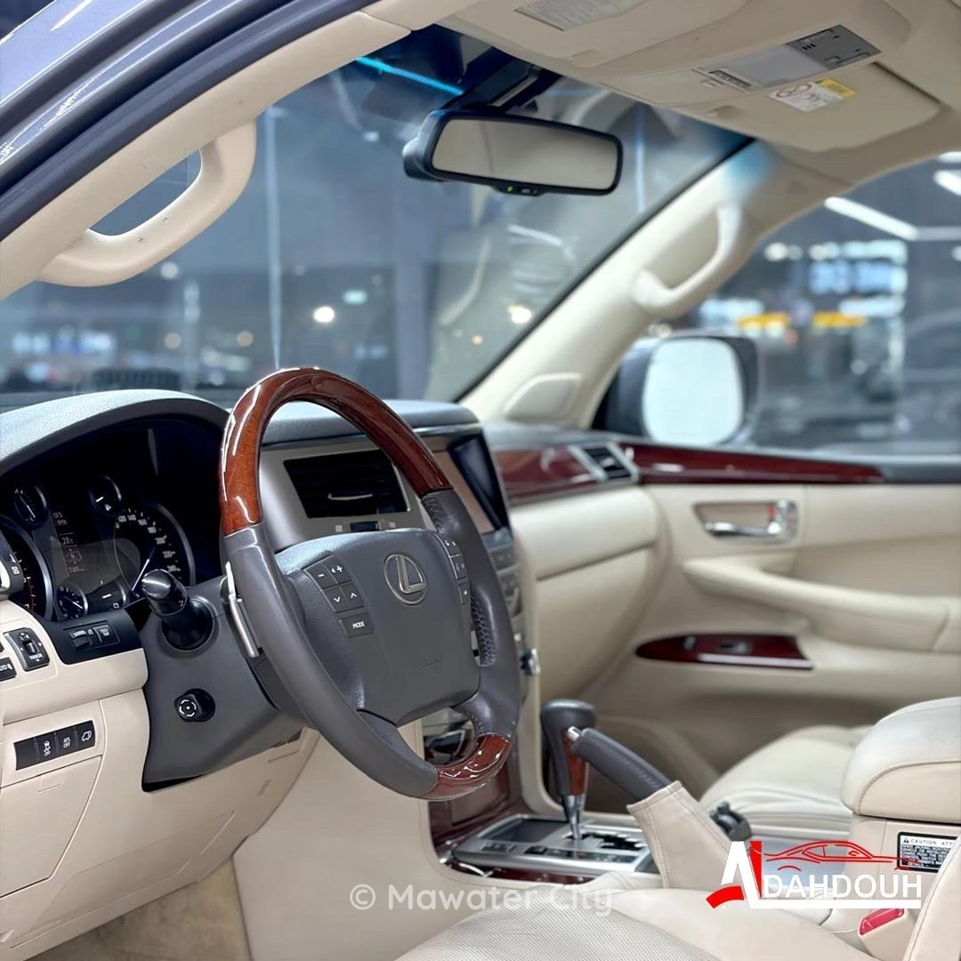 Lexus LX 570 2015 — Mawater City