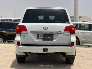 Toyota Land Cruiser GXR 2013 — Mawater City