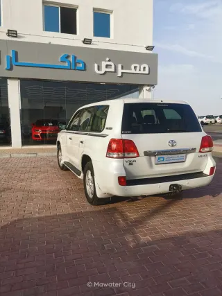 Toyota Land Cruiser VXR 2011 — Mawater City