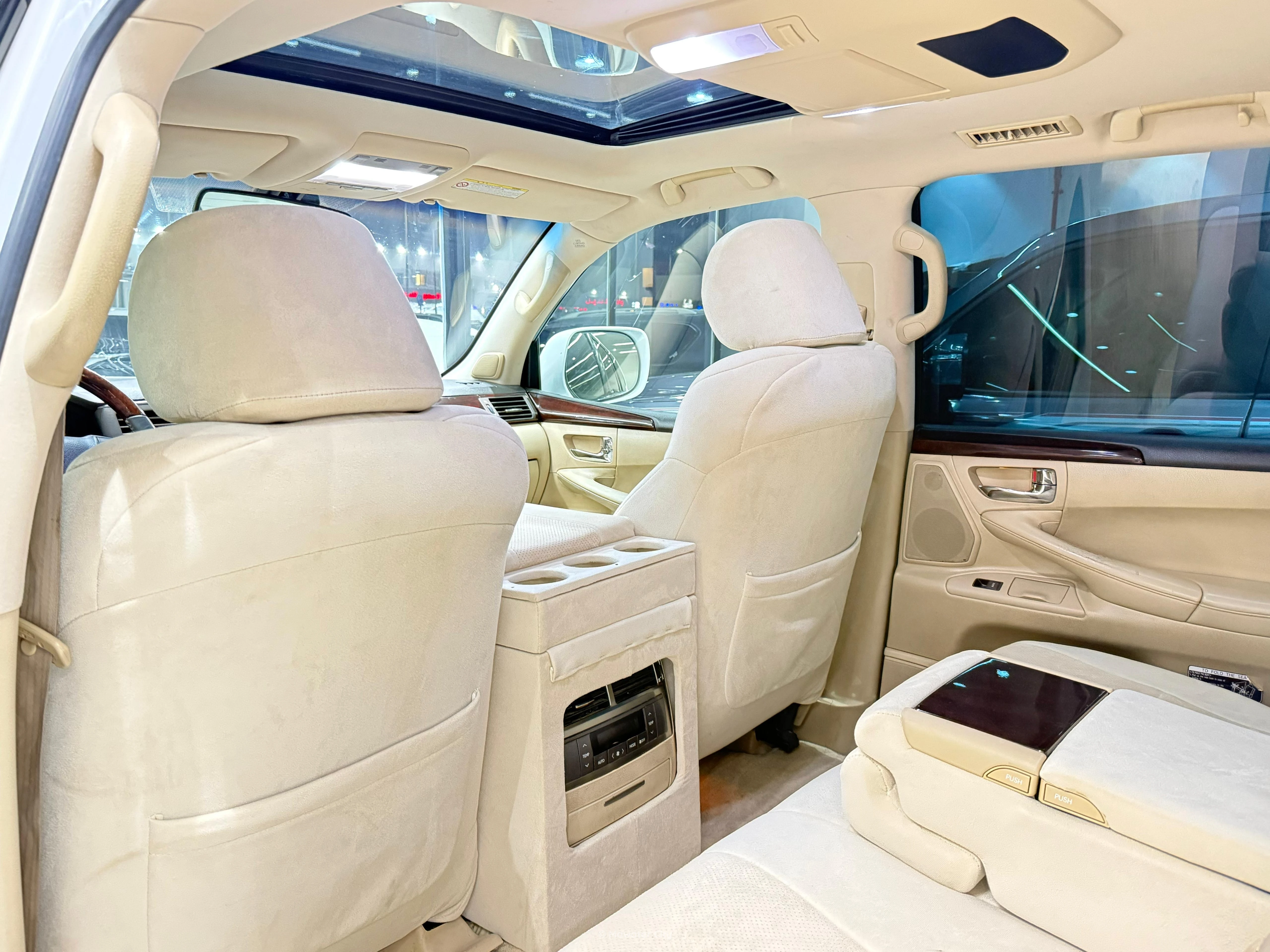 Lexus LX 570 2009 — Mawater City