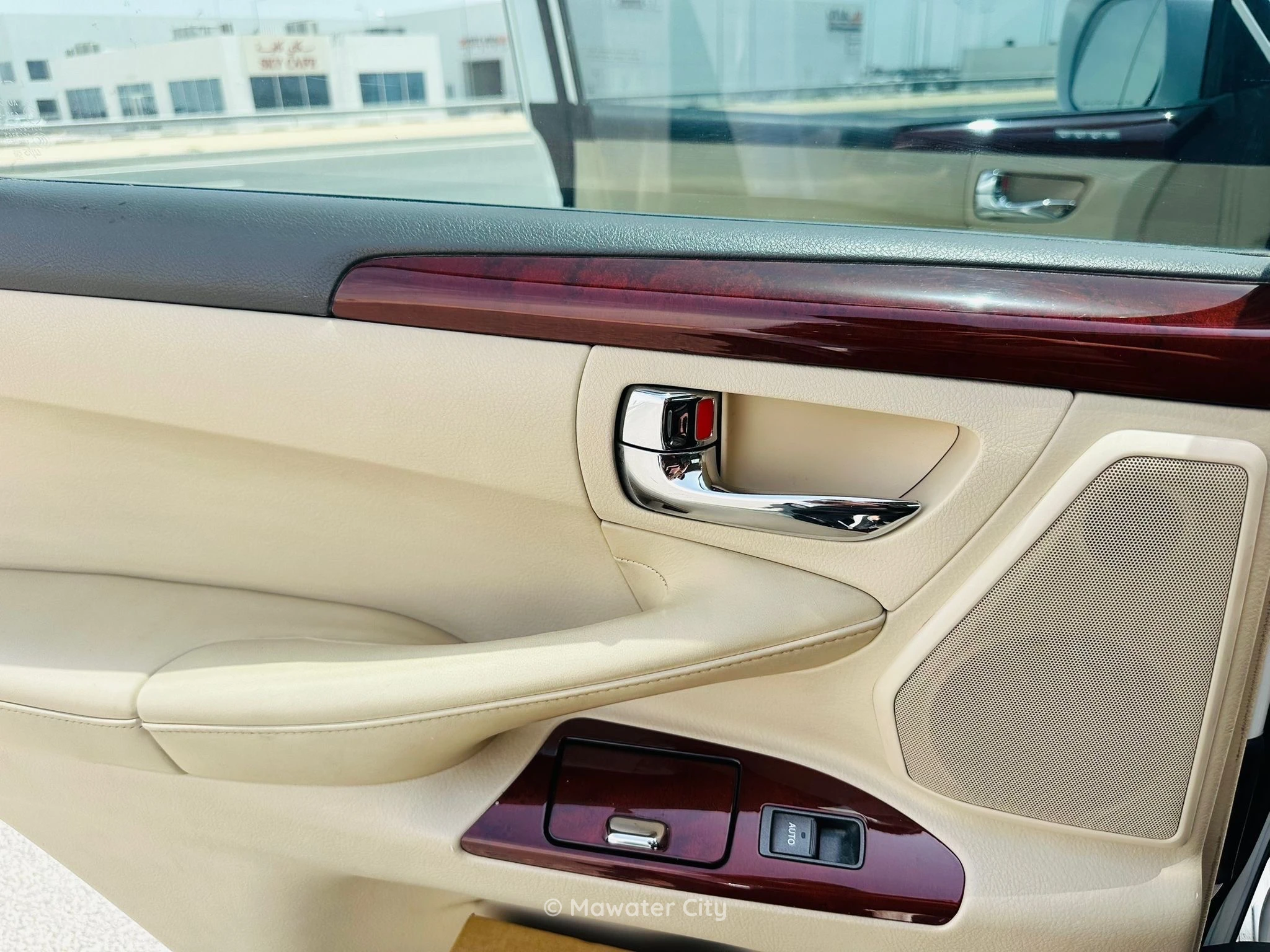 Lexus LX 570 2015 — Mawater City