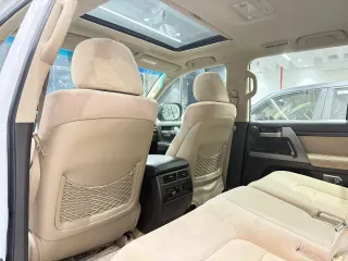 Toyota Land Cruiser VXR 2010 — Mawater City