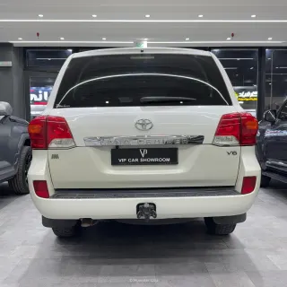 Toyota Land Cruiser 2012 — Mawater City