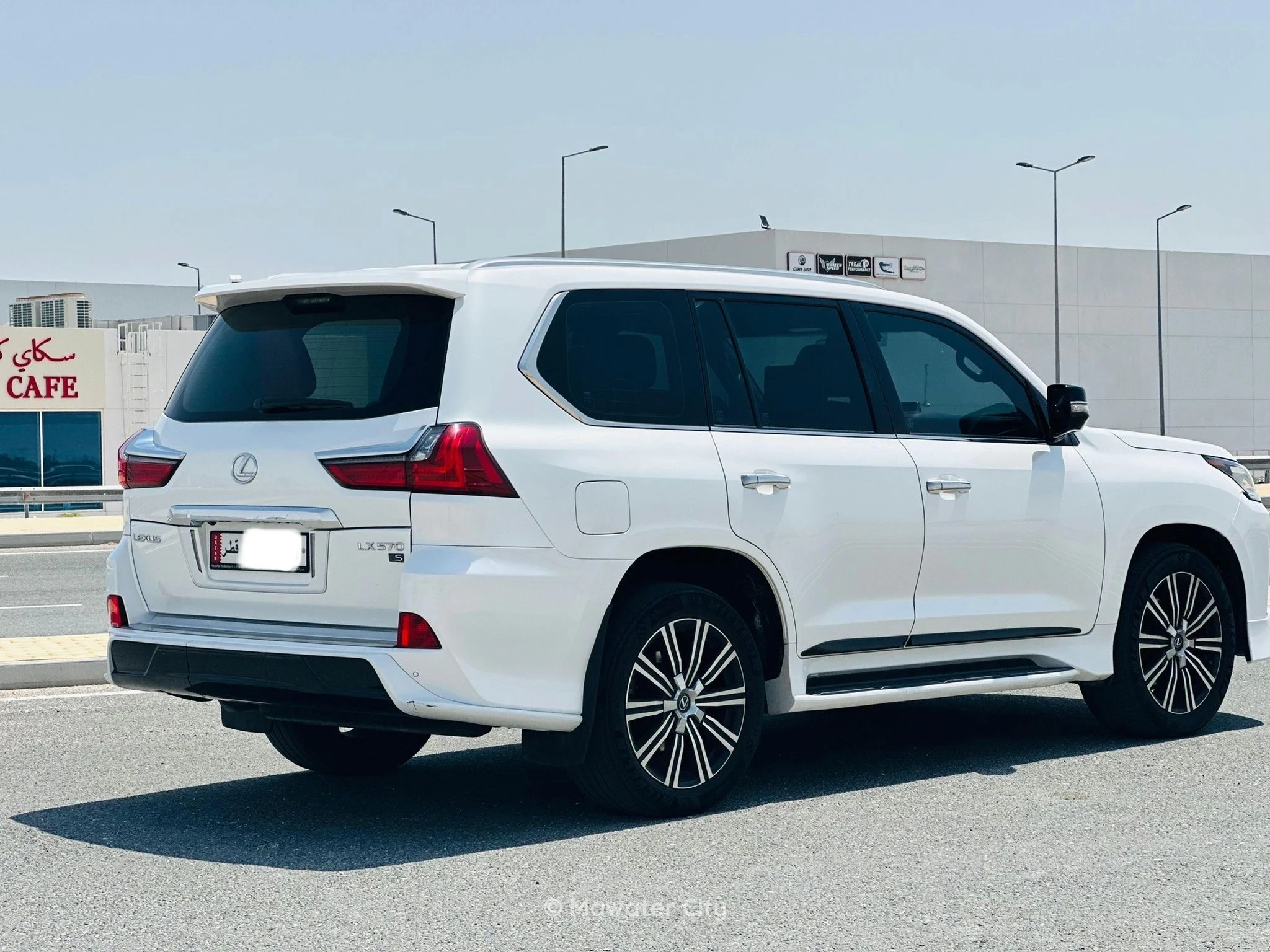 Lexus LX 570 2019 — Mawater City