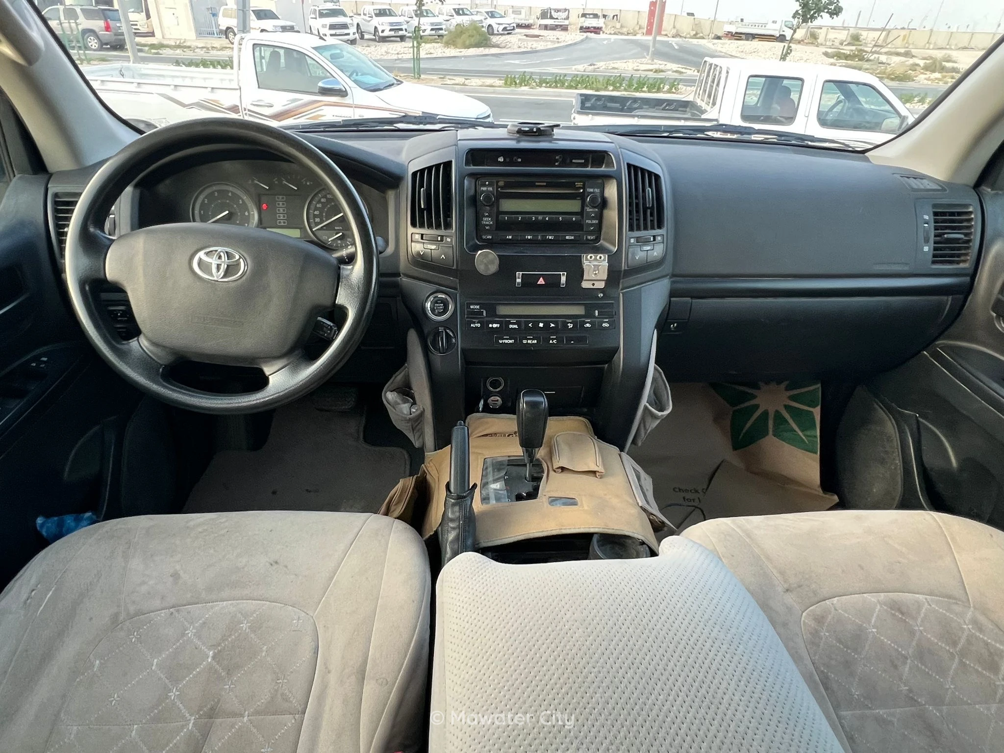 Toyota Land Cruiser 2013 — Mawater City