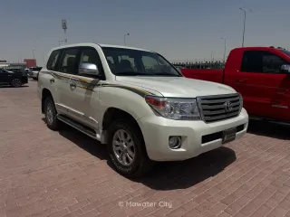 Toyota Land Cruiser VXR 2013 — Mawater City