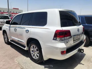 Toyota Land Cruiser VXR 2018 — Mawater City
