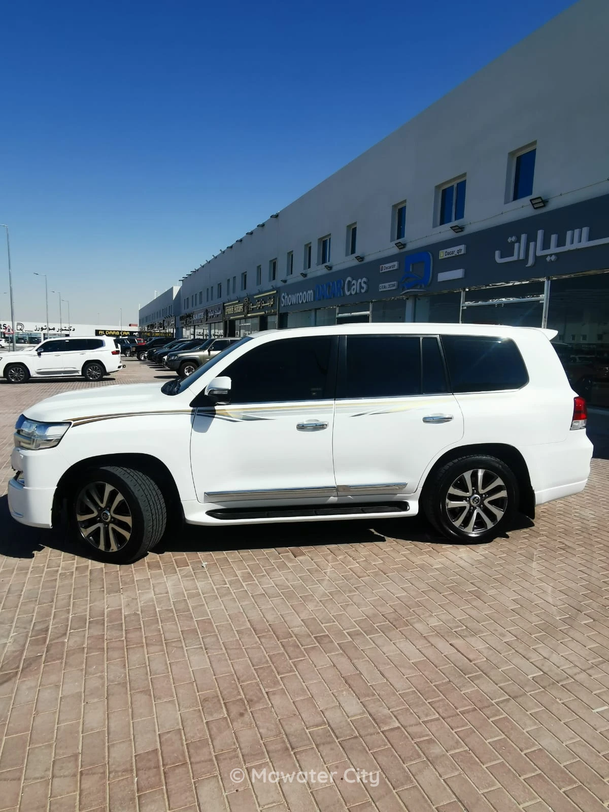 Toyota Land Cruiser 2016 — Mawater City