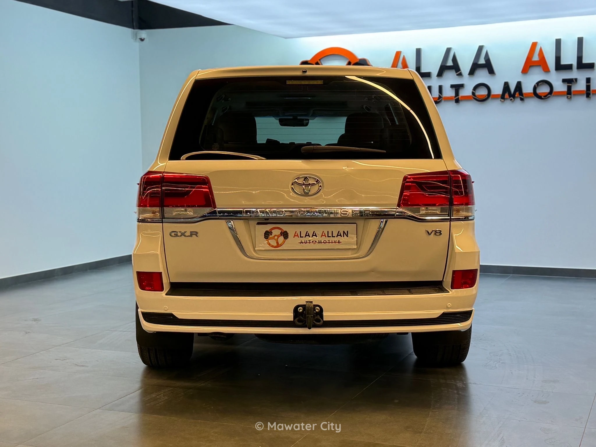 Toyota Land Cruiser GXR 2018 — Mawater City