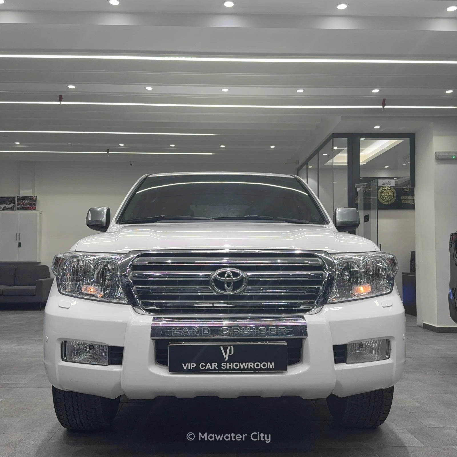 Toyota Land Cruiser VXR 2009 — Mawater City