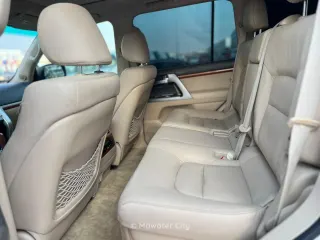 Toyota Land Cruiser VXR 2014 — Mawater City