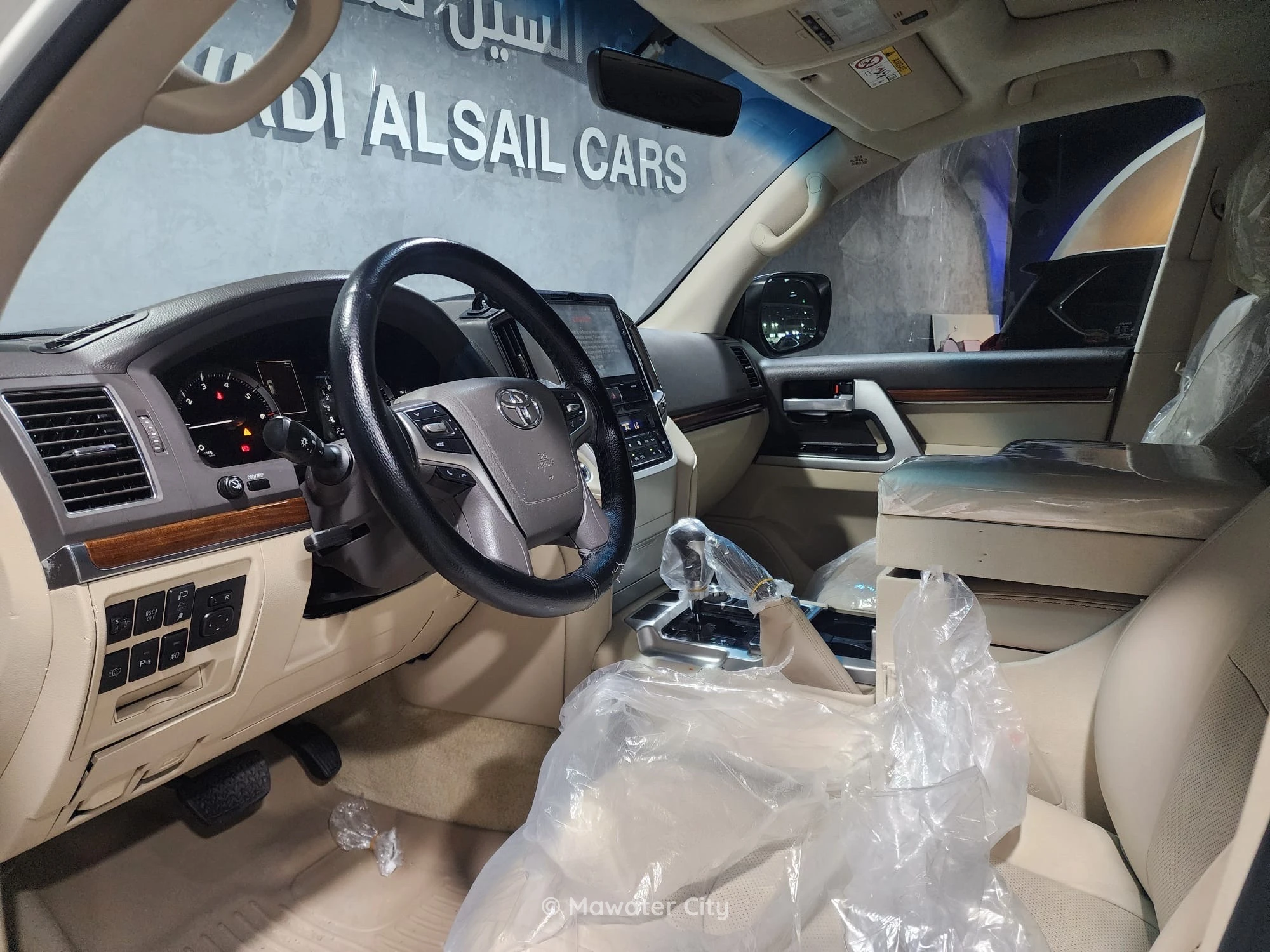 Toyota Land Cruiser VXR 2018 — Mawater City