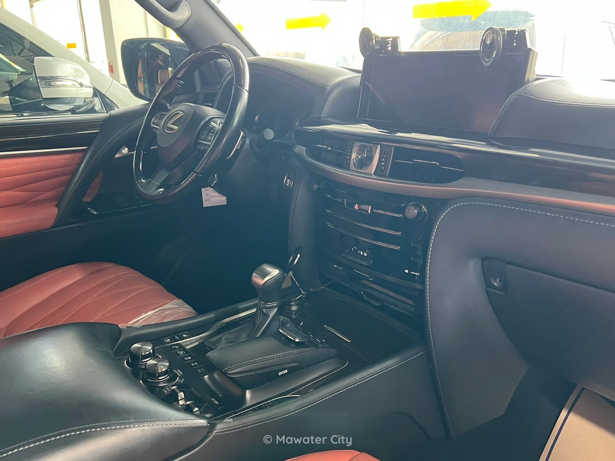 Lexus LX 2019 — Mawater City