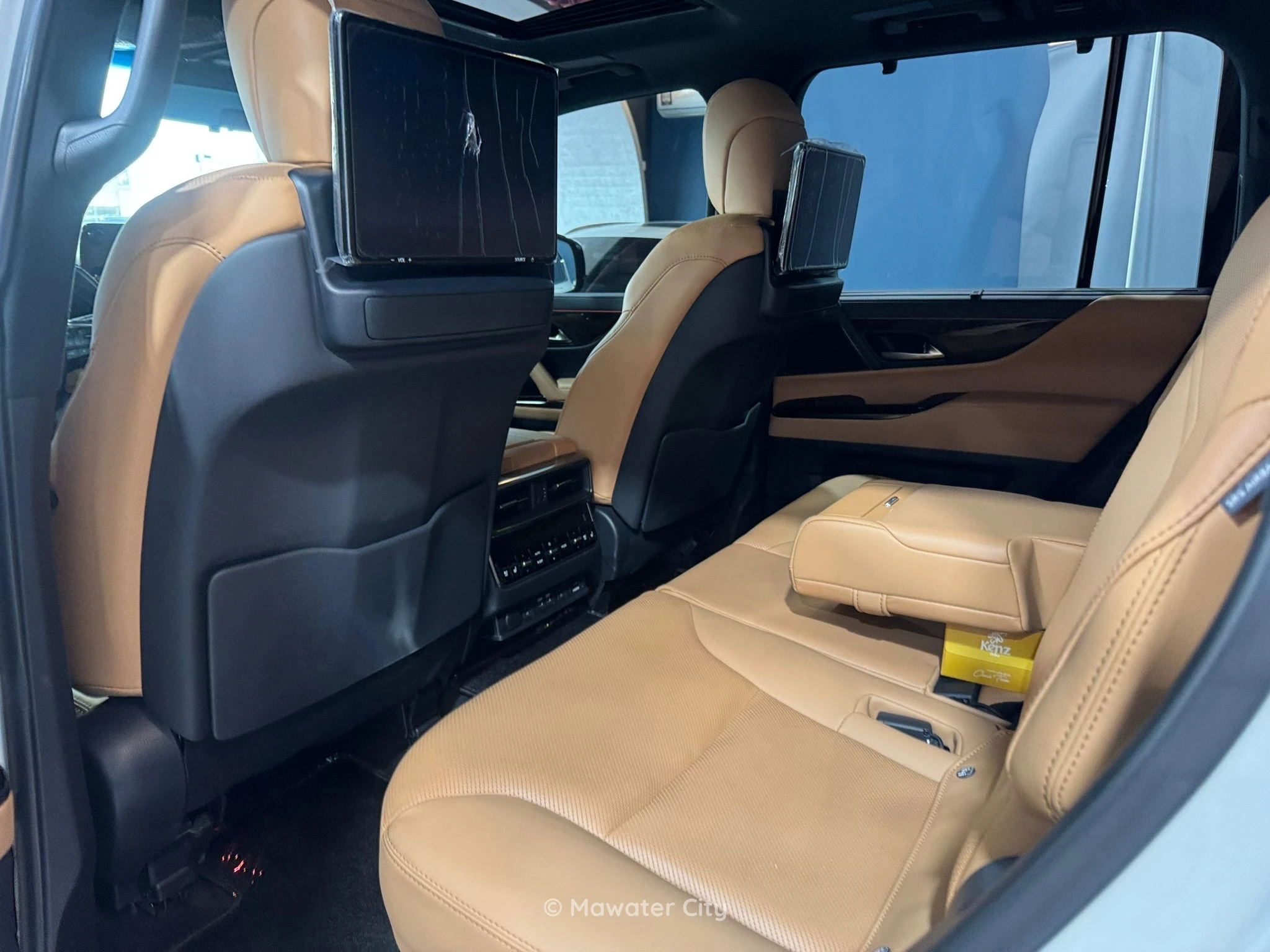 Lexus LX 2023 — Mawater City