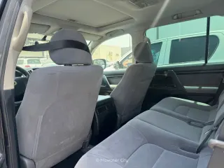 Toyota Land Cruiser 2010 — Mawater City