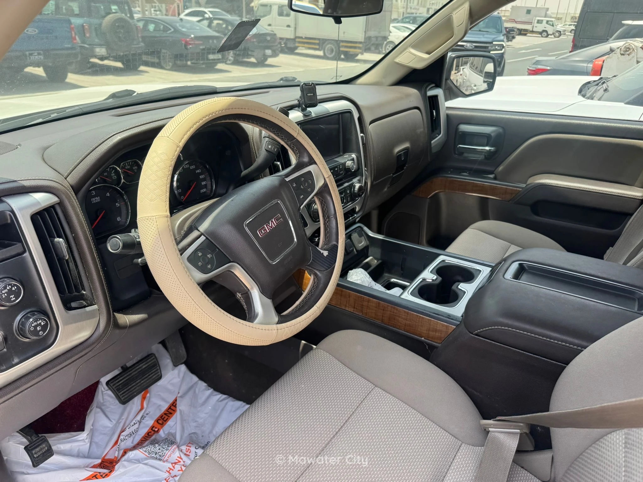 GMC Sierra 2015 — Mawater City