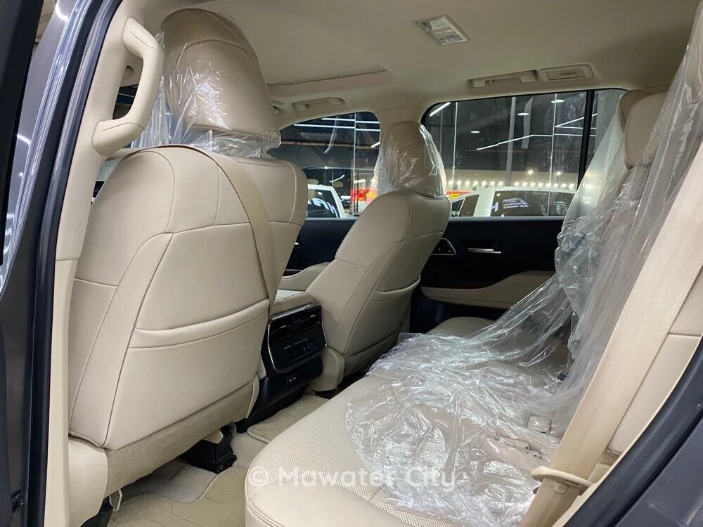 Toyota Land Cruiser GXR 2023 — Mawater City