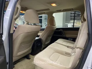 Toyota Land Cruiser VXR 2011 — Mawater City