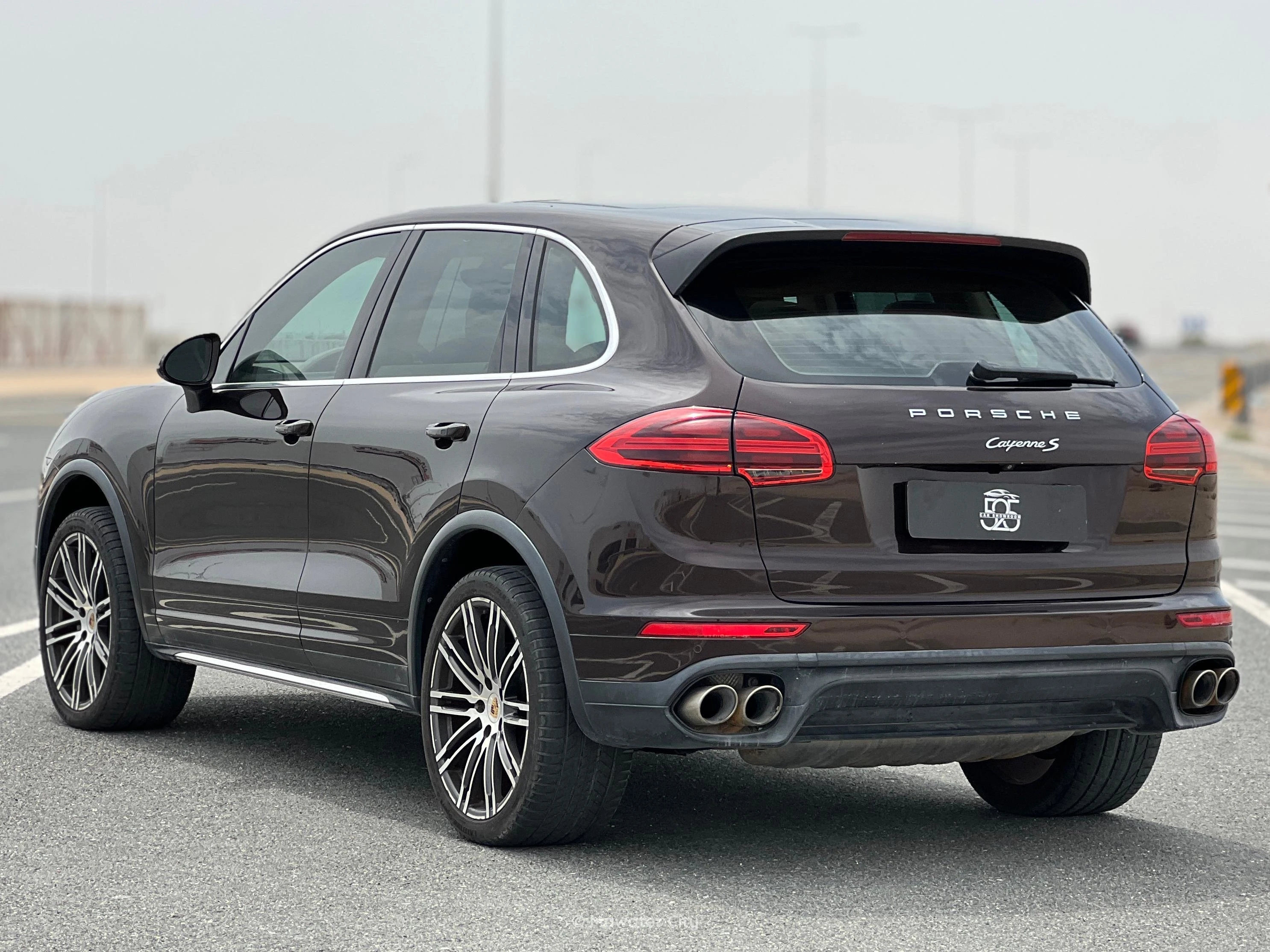 Porsche Cayenne 2015 — Mawater City