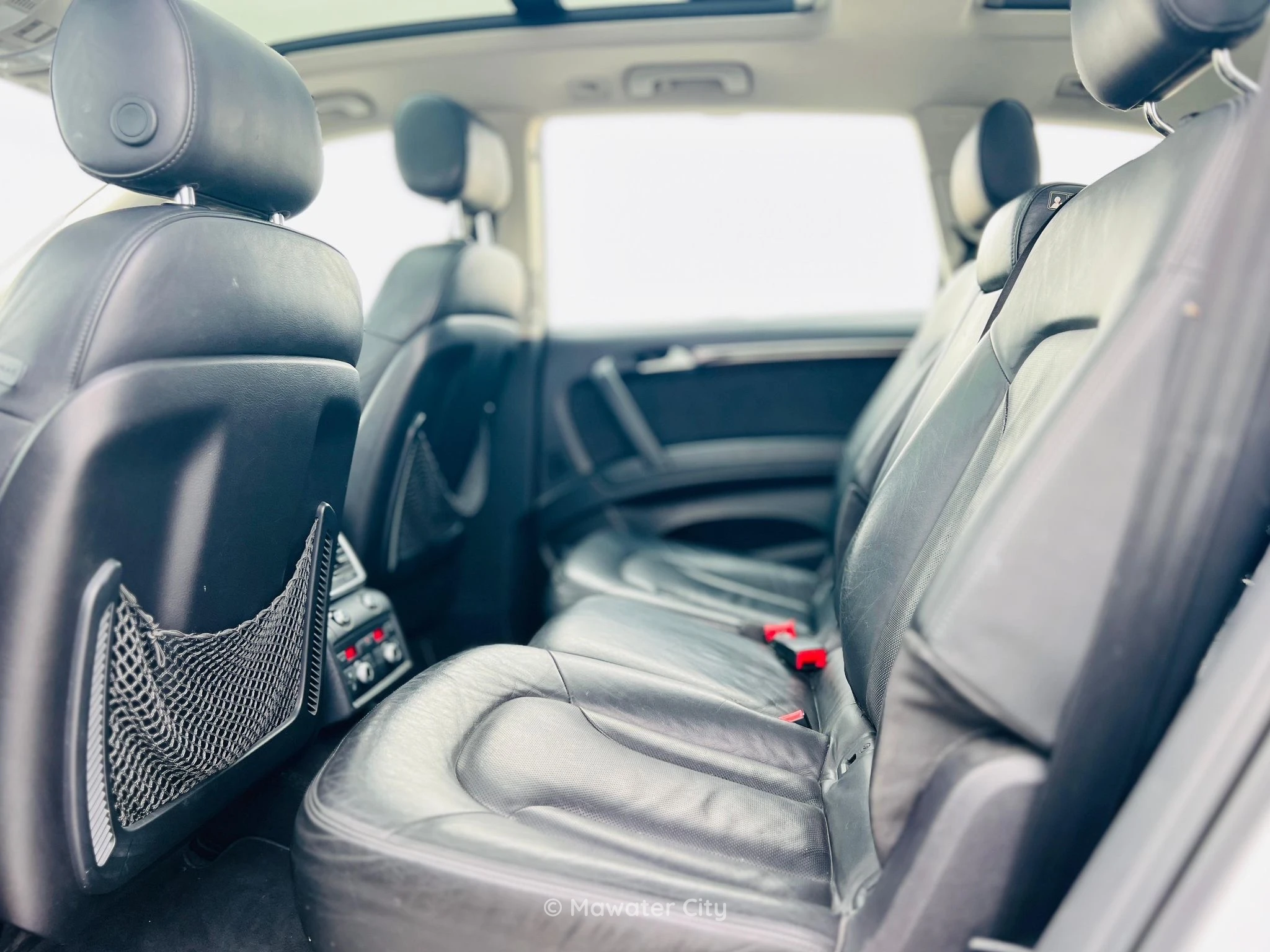 Audi Q7 2010 — Mawater City