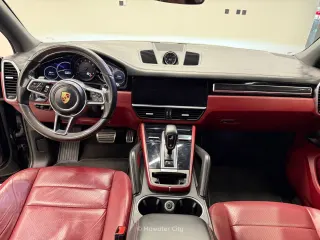 Porsche Cayenne 2019 — Mawater City