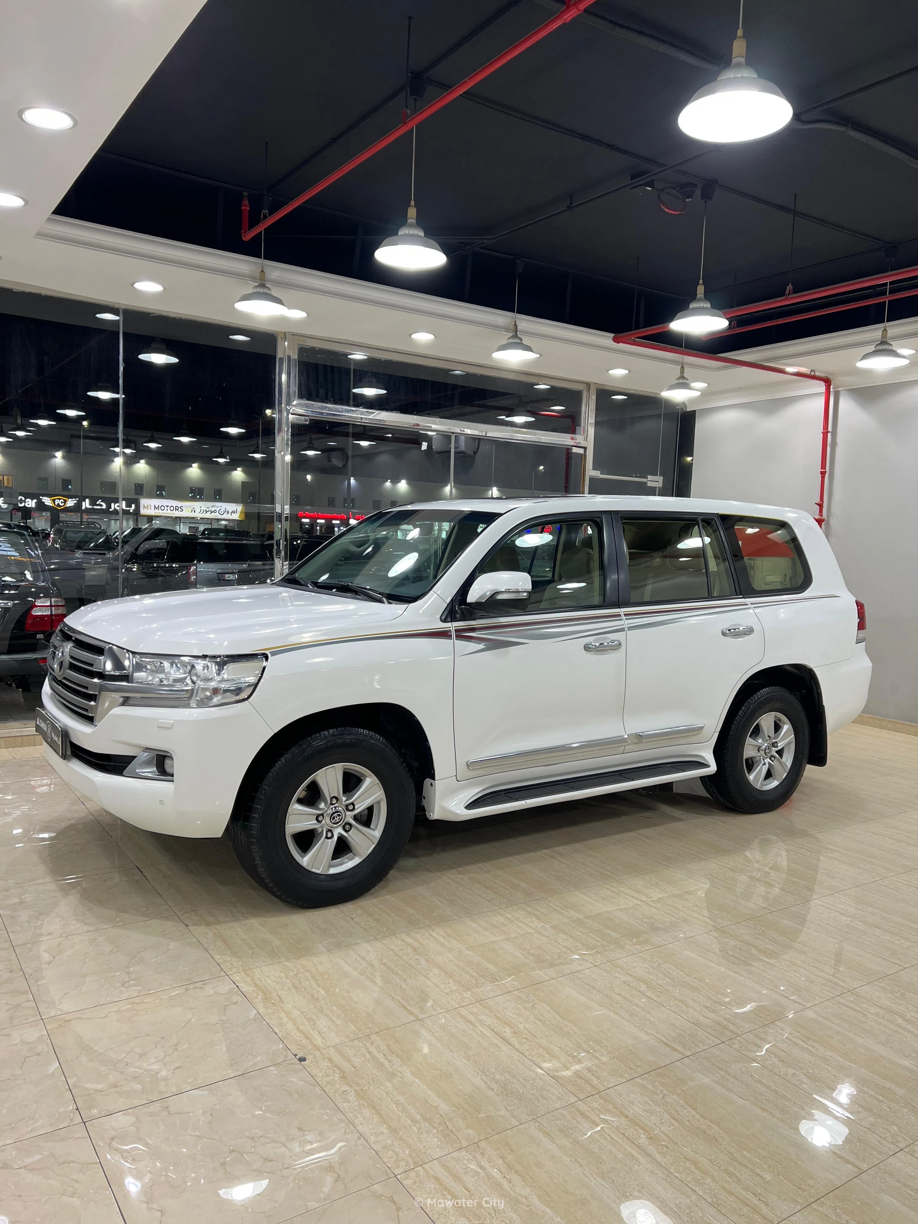 Toyota Land Cruiser GXR 2018 — Mawater City