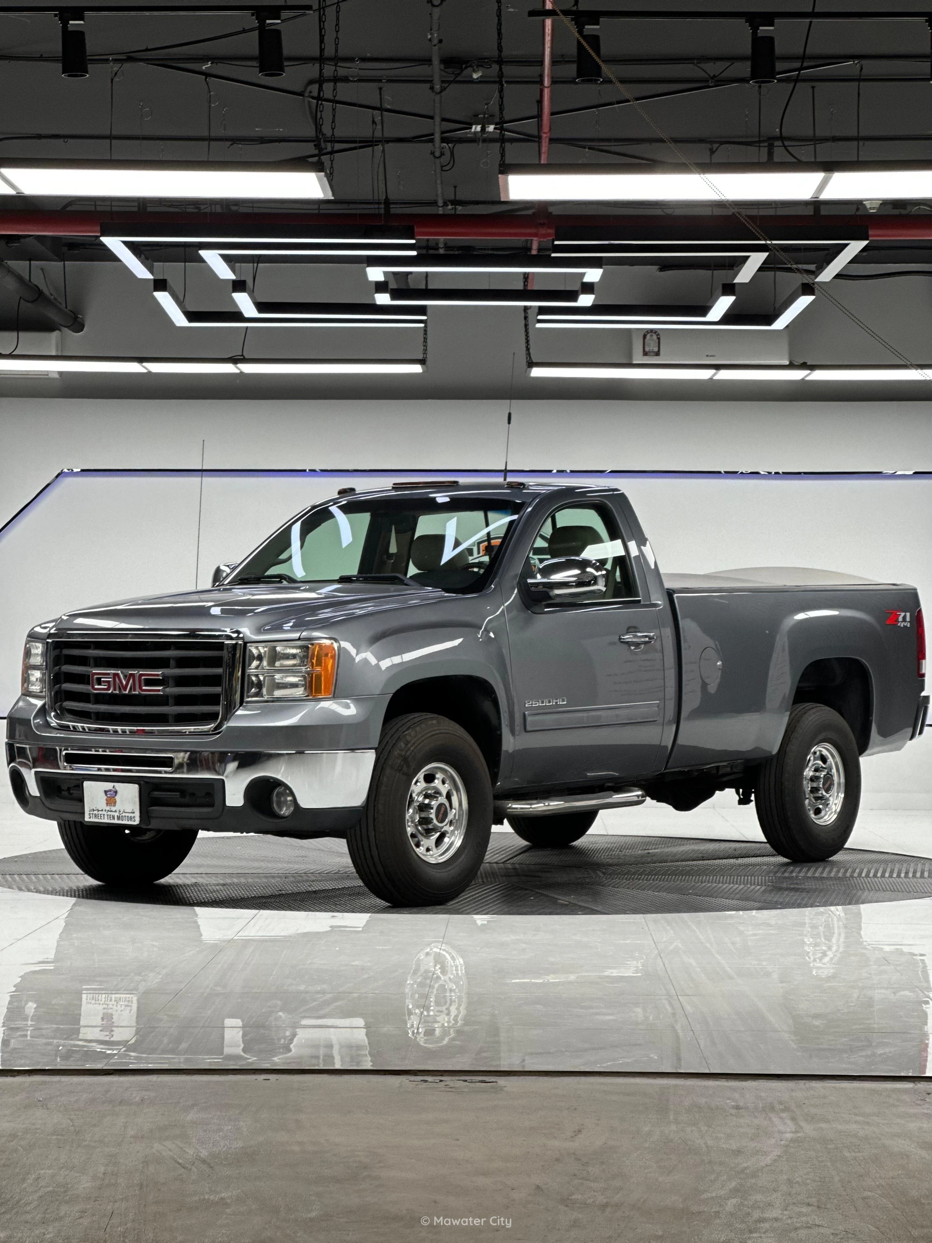 GMC Sierra 2010 — Mawater City