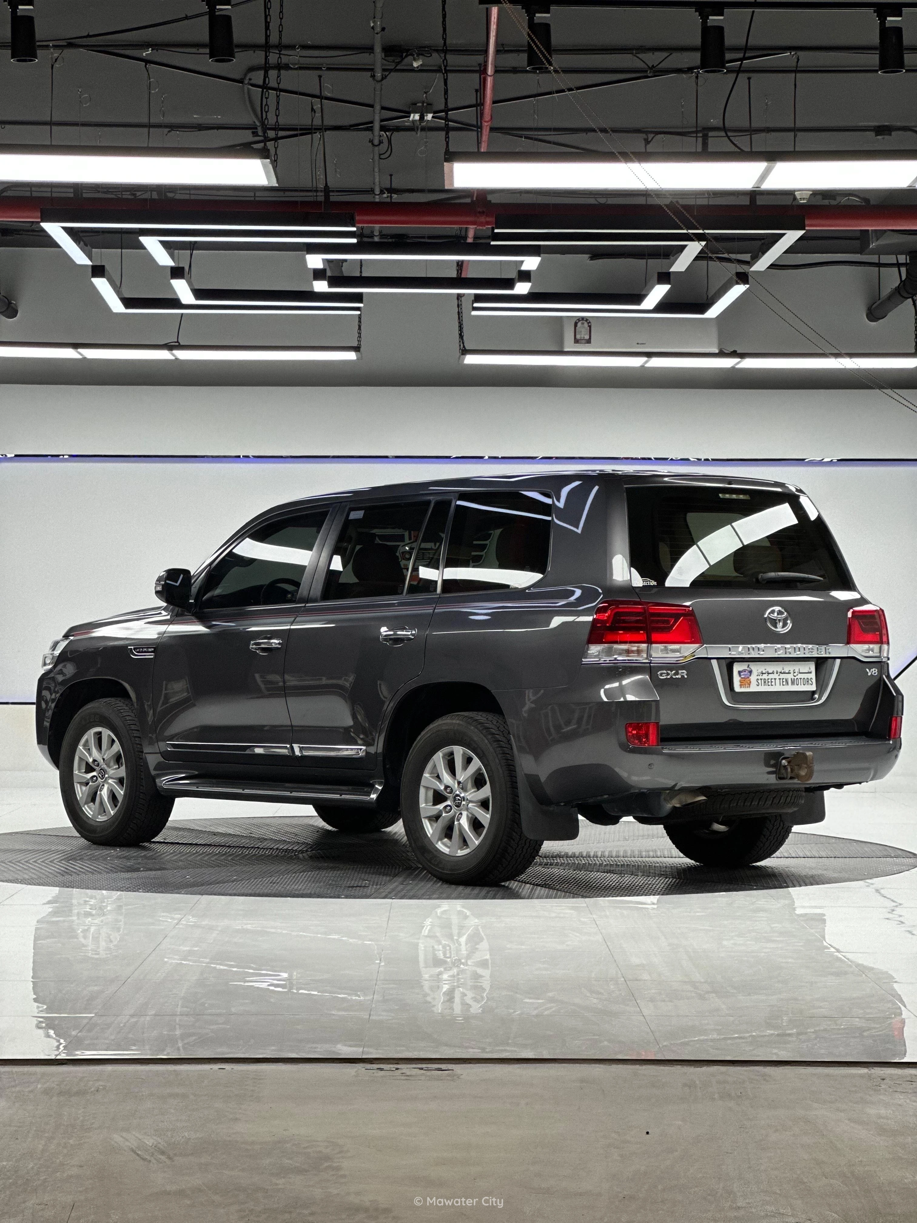 Toyota Land Cruiser GXR 2021 — Mawater City