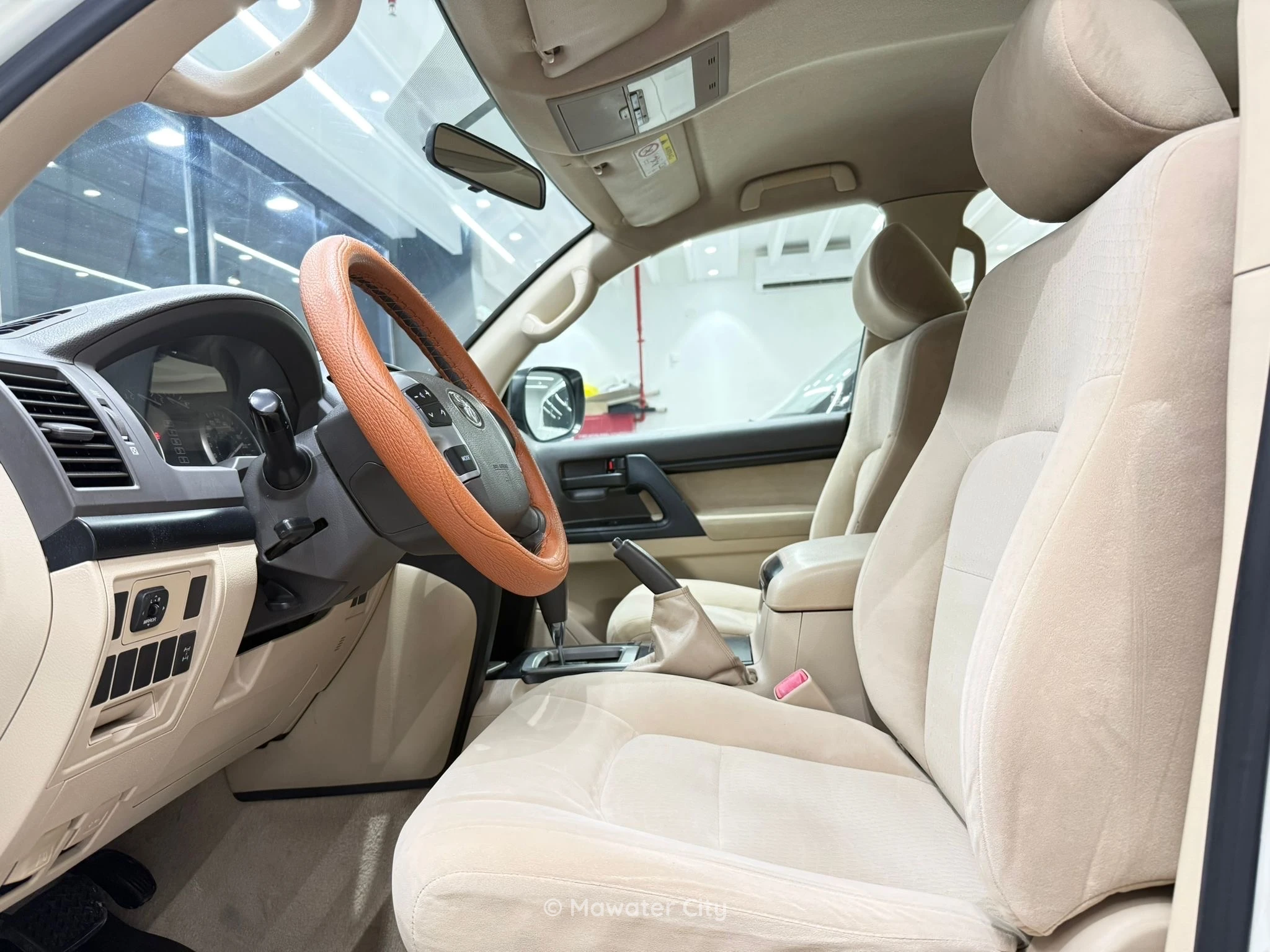 Toyota Land Cruiser 2014 — Mawater City