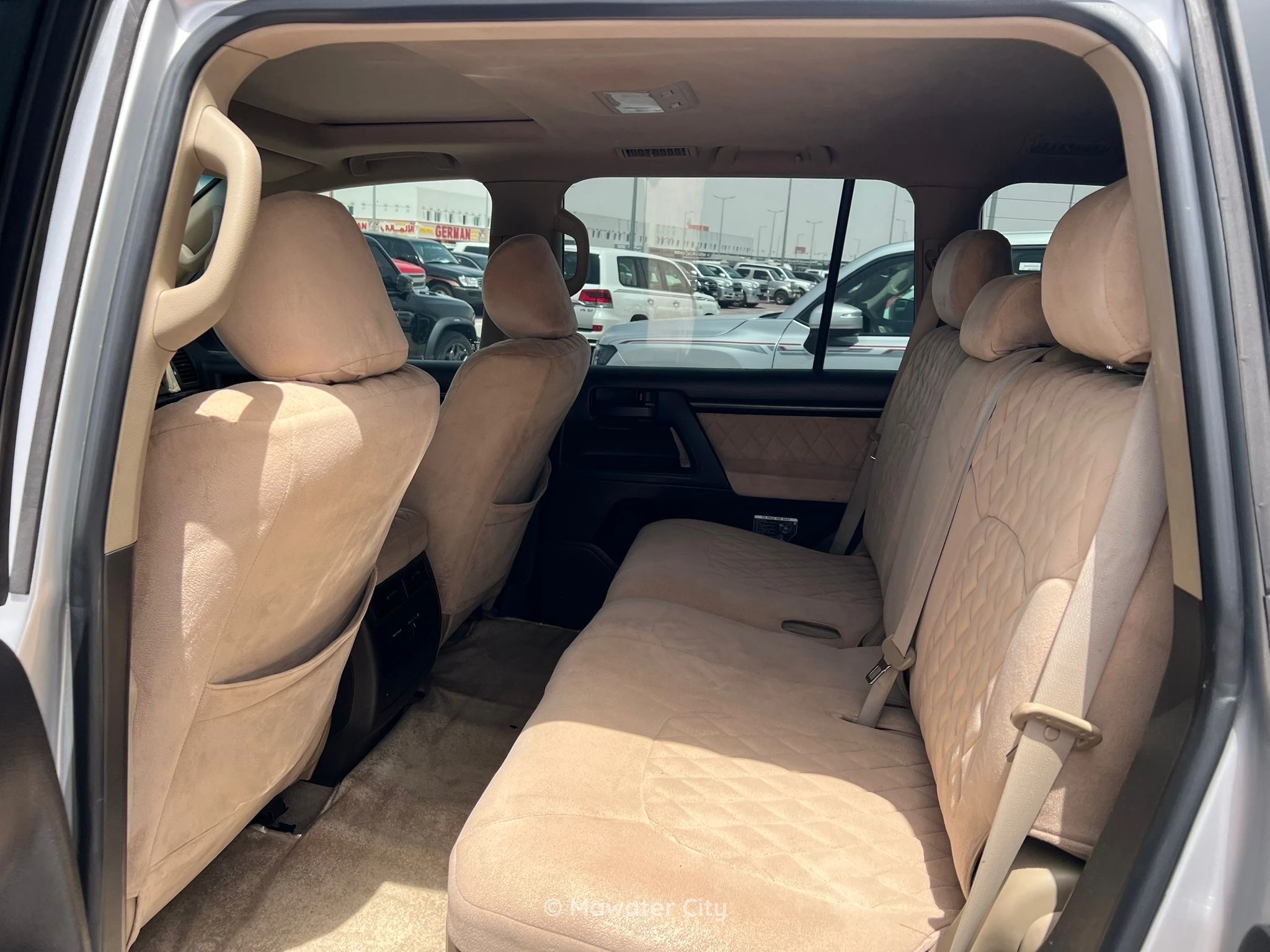 Toyota Land Cruiser GXR 2011 — Mawater City