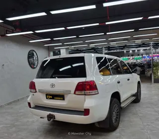 Toyota Land Cruiser 2011 — Mawater City