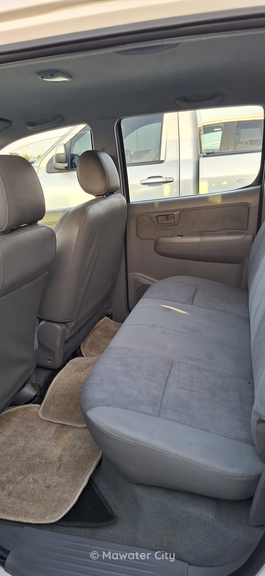Toyota Hilux 2006 — Mawater City