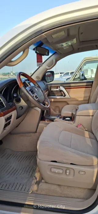 Toyota Land Cruiser VXR 2014 — Mawater City