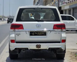 Toyota Land Cruiser VXR 2016 — Mawater City