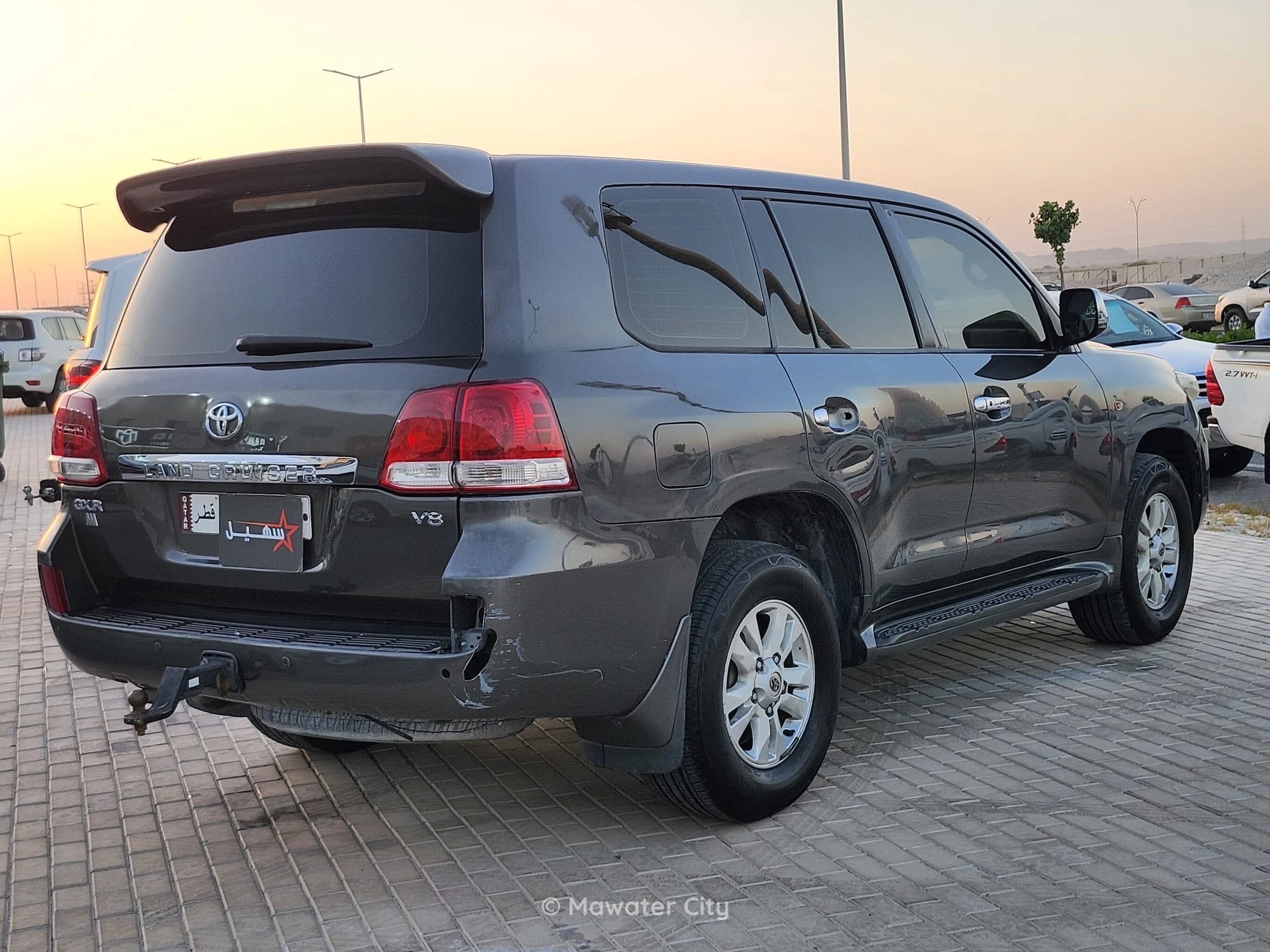 Toyota Land Cruiser GXR 2011 — Mawater City