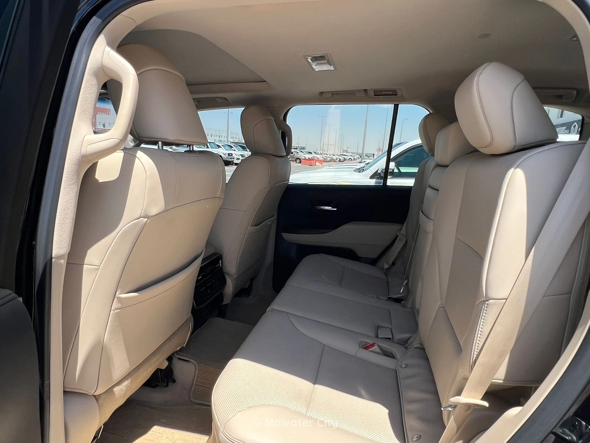 Toyota Land Cruiser GXR 2023 — Mawater City