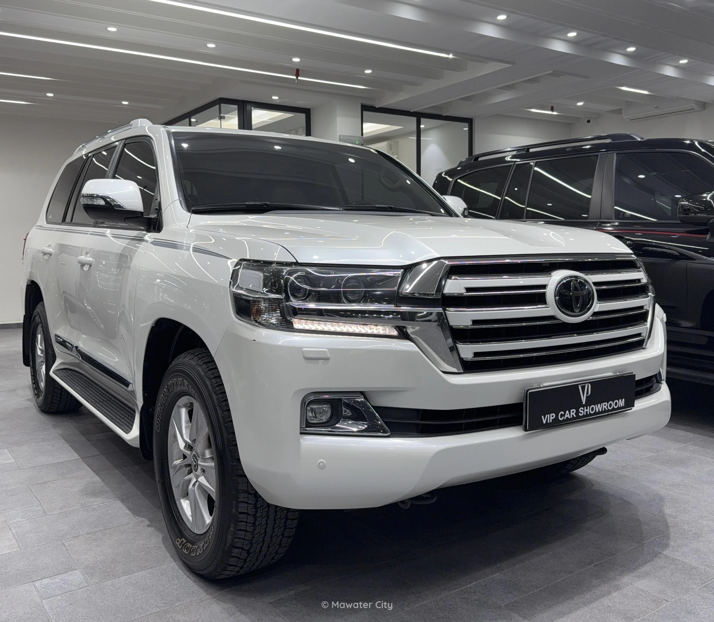 Toyota Land Cruiser GXR 2017 — Mawater City