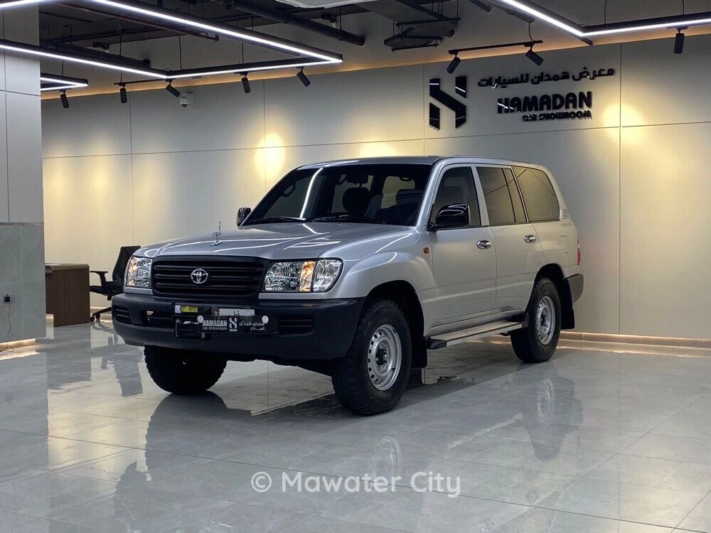 Toyota Land Cruiser 2004 — Mawater City