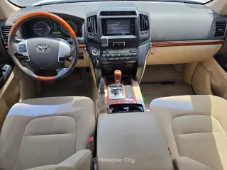 Toyota Land Cruiser GXR 2015 — Mawater City