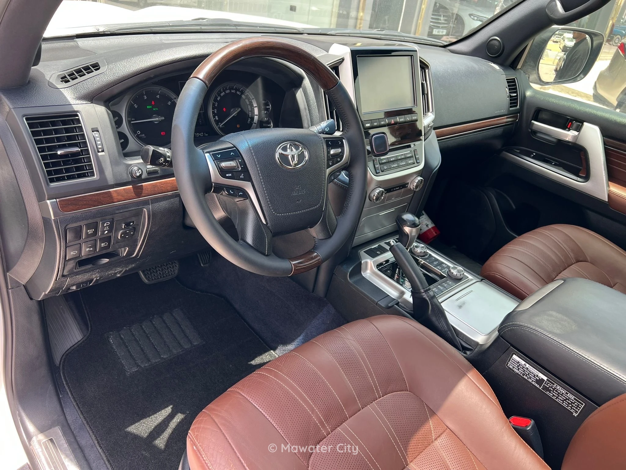 Toyota Land Cruiser 2019 — Mawater City
