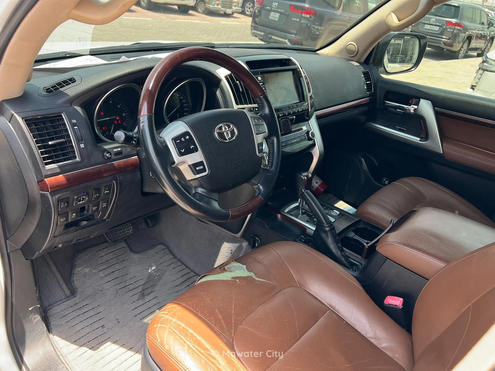 Toyota Land Cruiser VXR 2015 — Mawater City