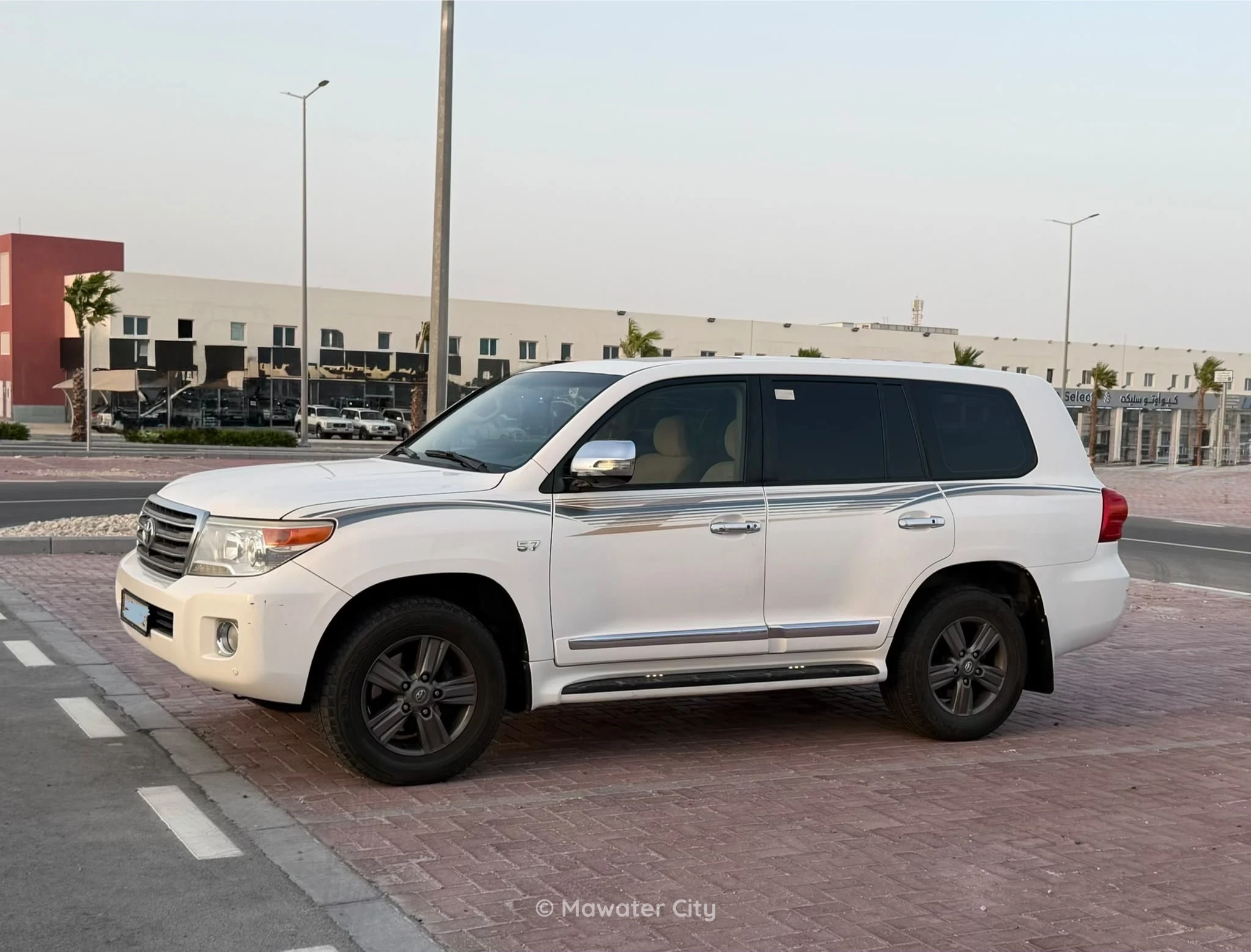 Toyota Land Cruiser VXR 2014 — Mawater City