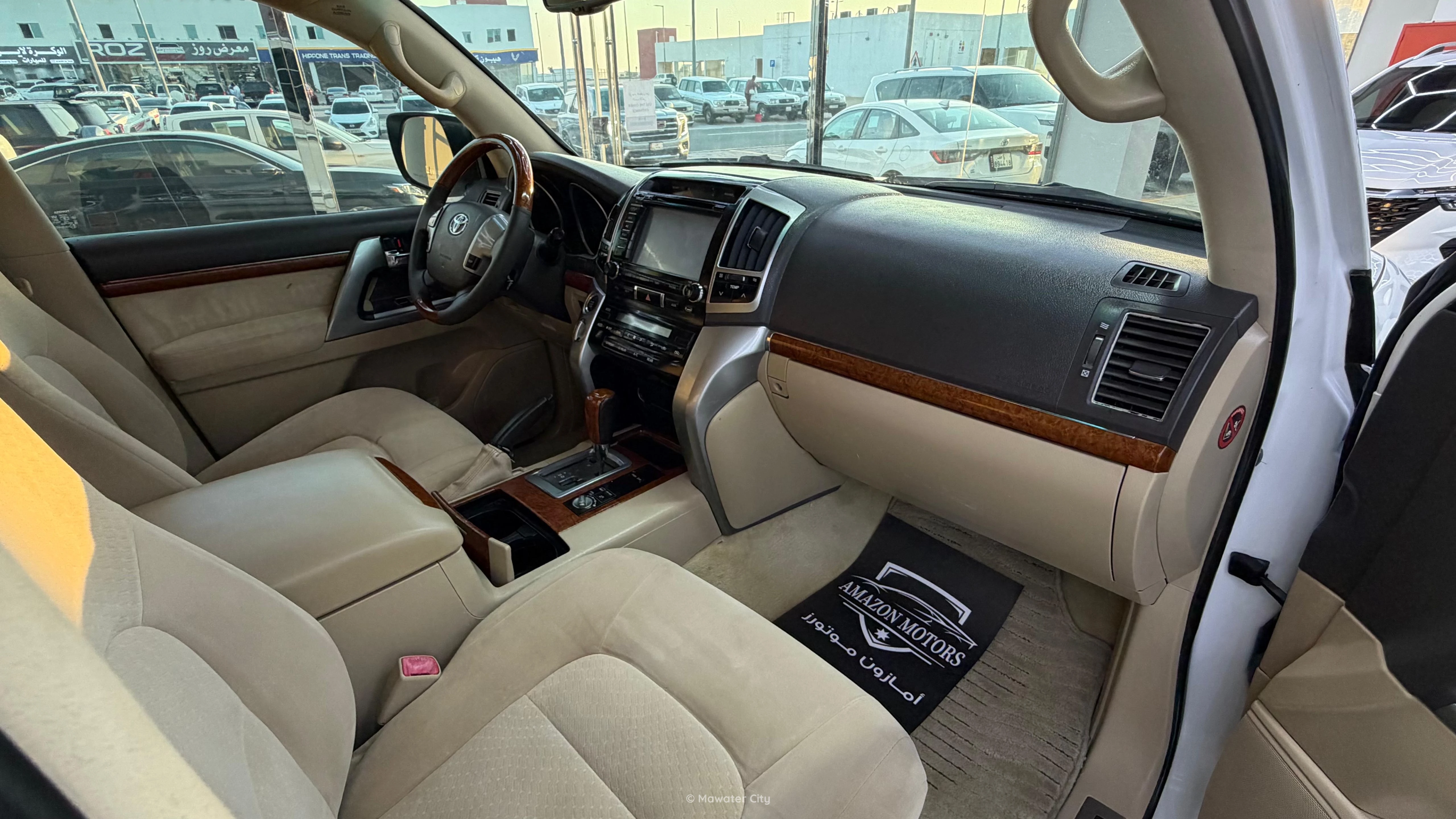 Toyota Land Cruiser GXR 2015 — Mawater City