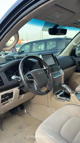 Toyota Land Cruiser GXR 2020 — Mawater City