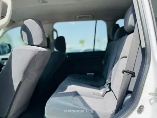 Toyota Land Cruiser 2012 — Mawater City