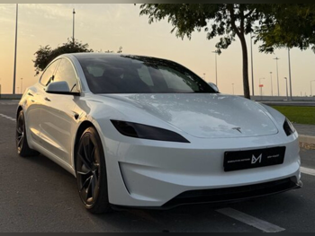 Tesla Model 3 2024 — QatarSale