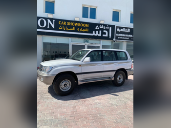 Toyota Land Cruiser GXR 2001 — QatarSale