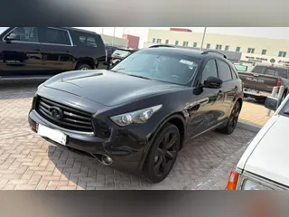 إنفينيتي QX70 2016