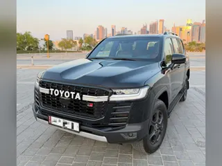 تويوتا لاند كروزر GR Sport 2024