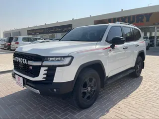تويوتا لاند كروزر GR Sport 2024